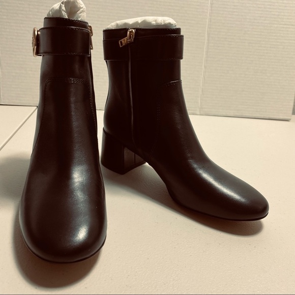 $327 NIB Coach Tania Black Leather Booties Sz 6.5 - Picture 7 of 10